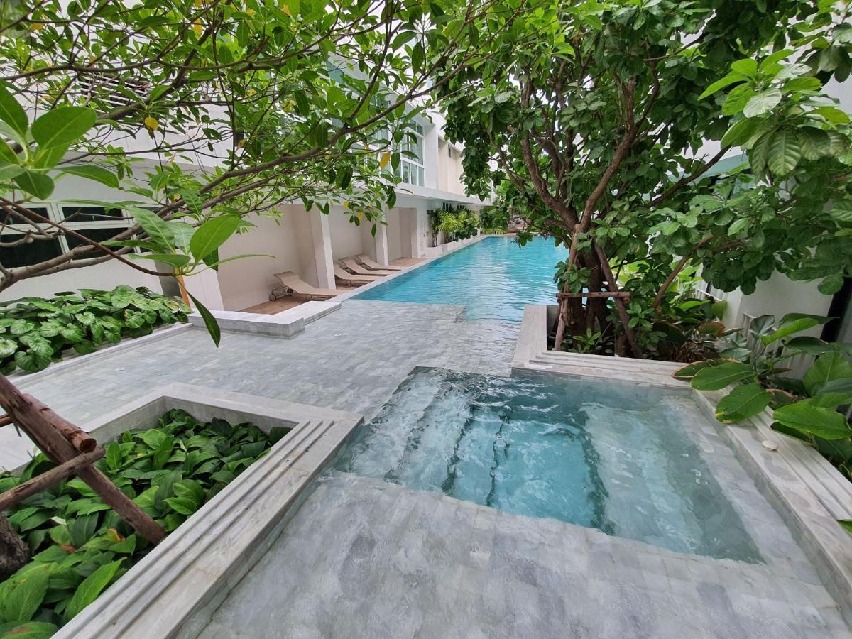 Chern Bangkok Exterior photo