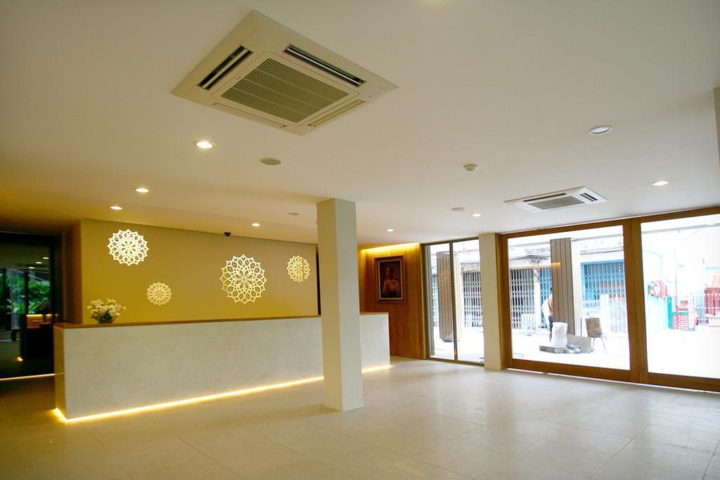 Chern Bangkok Exterior photo