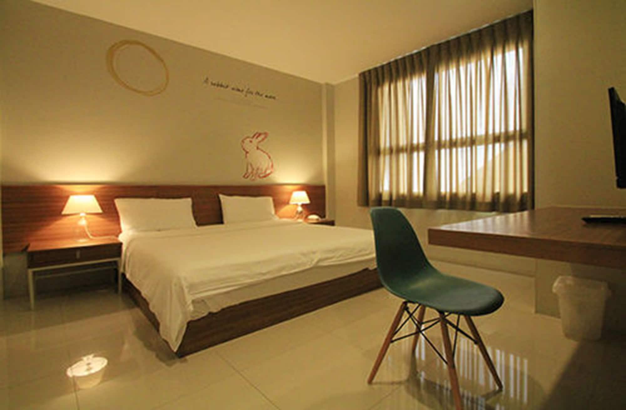 Chern Bangkok Exterior photo