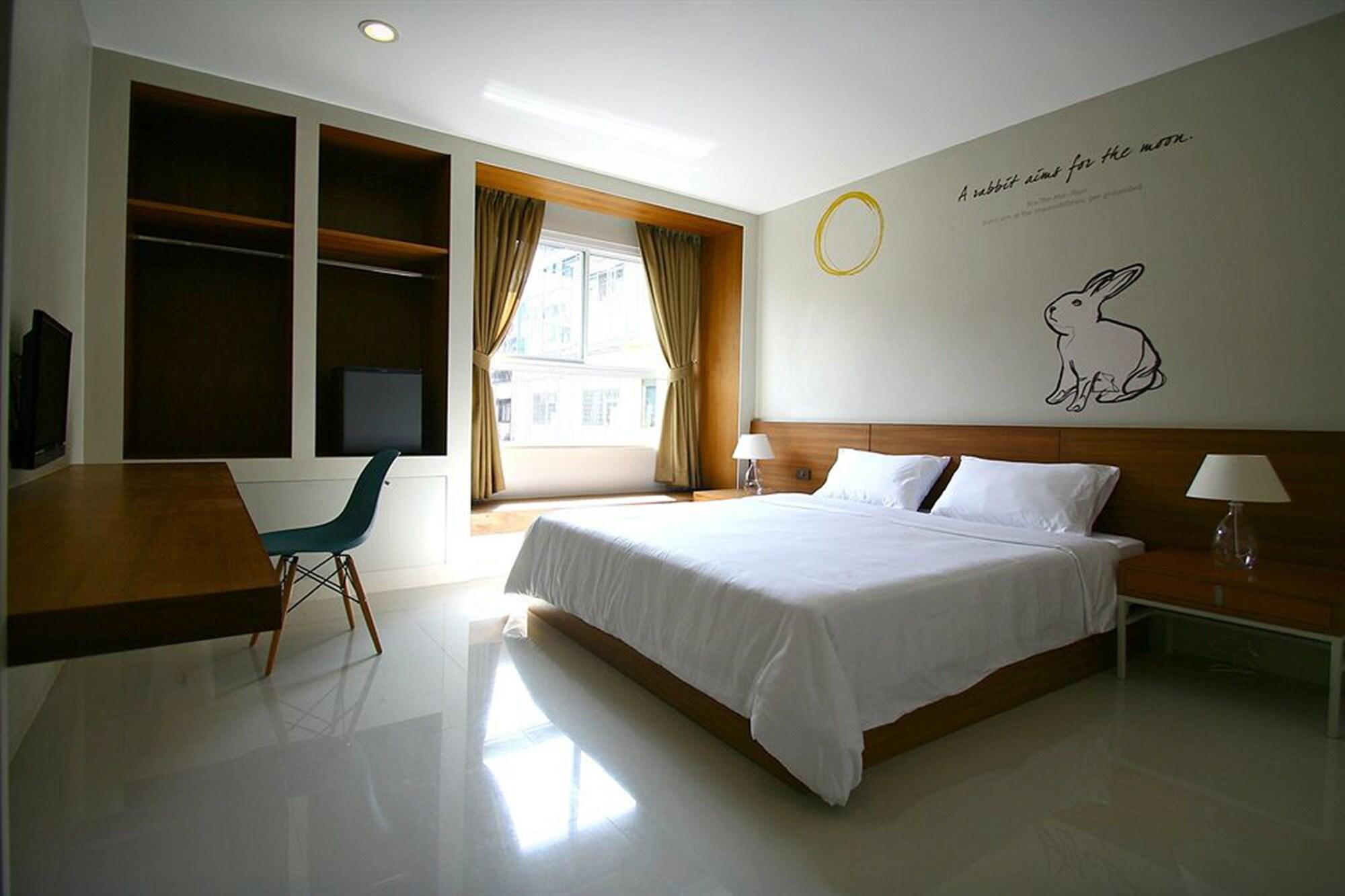 Chern Bangkok Exterior photo