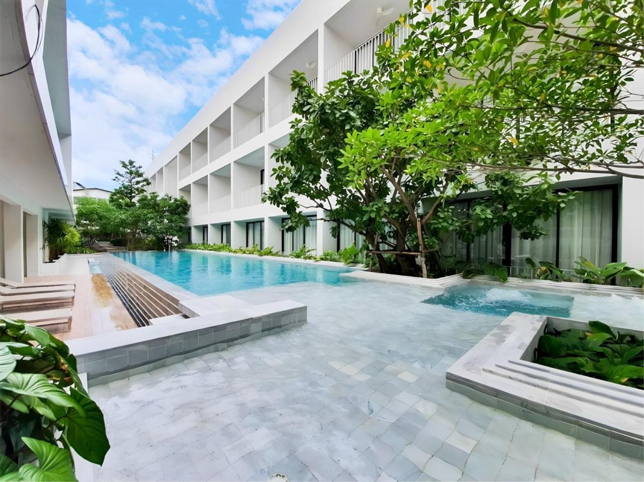 Chern Bangkok Exterior photo